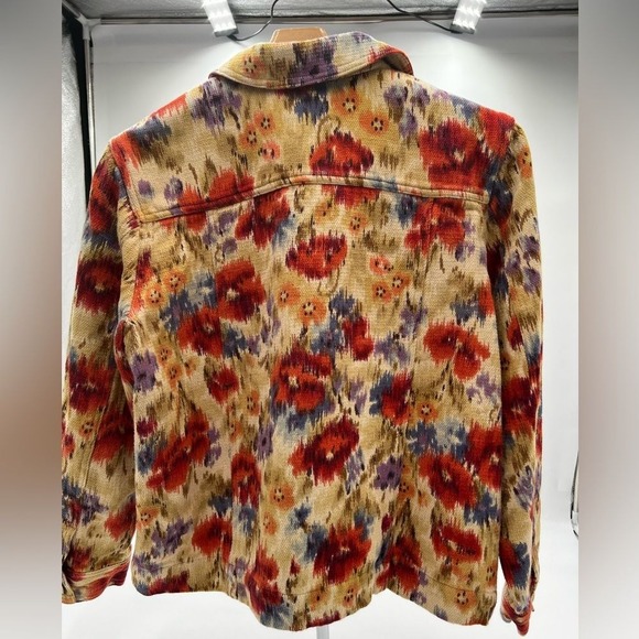 Coldwater Creek floral button up shirt/jacket. Size M pit to‎ pit 21 length 22.5 - Picture 3 of 8